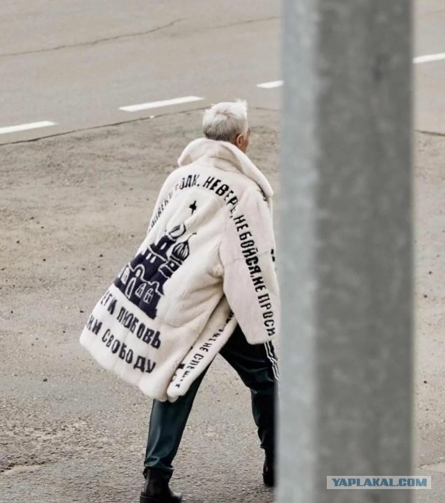 (Дичь) платье с изображением Владимира Путина