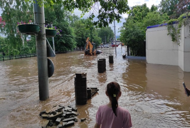 В Кирово-Чепецке бушует настоящая непогода