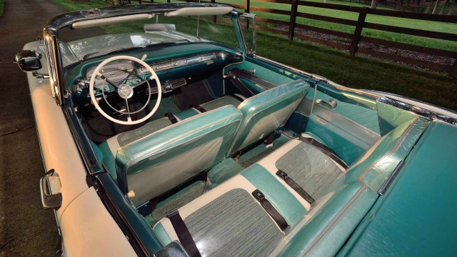 1959 Ford Fairlane 500 Galaxie Skyliner. Автопятница №51