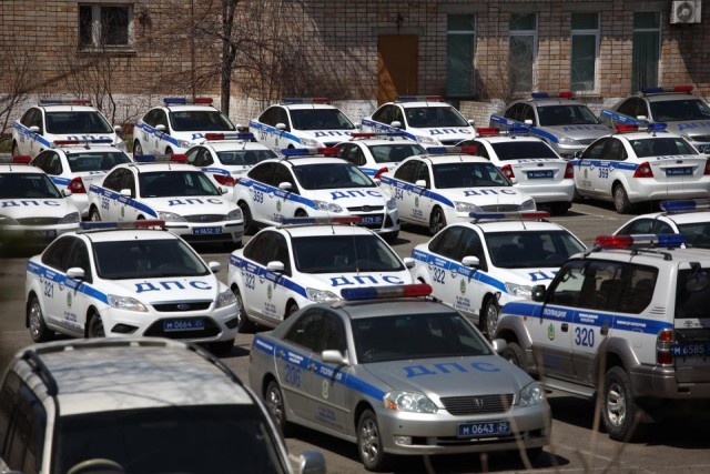 Сотрудники ГИБДД будут ездить на внедорожниках с логотипом «ДПС»