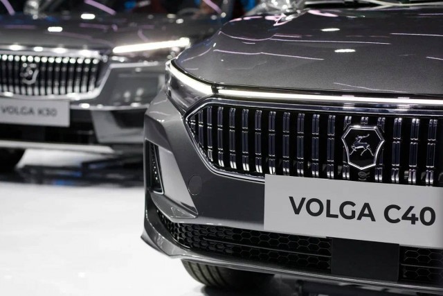 В России впервые представили новые автомобили Volga