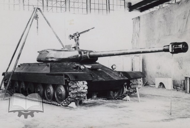 Личинка ИС-7