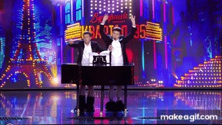 Отрубленную свиную голову принесли неизвестные прямо ко входу в посольство Украины в Будапеште