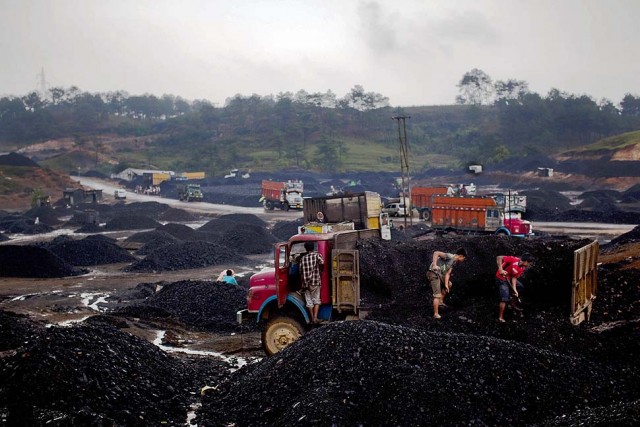 Детский труд в индийских угольных шахтах