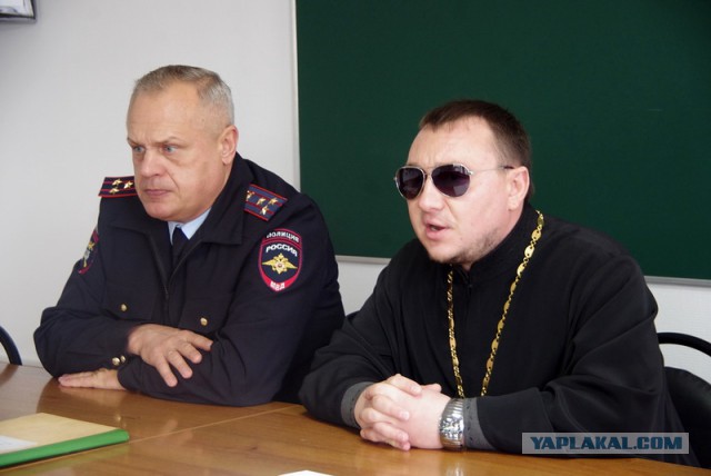 Видео: священник обвинил новгородца в столкновении