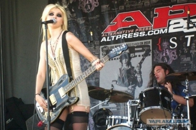 Названы 10 самых сексуальных рокерш мира