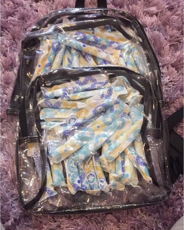 Школьников во Флориде обязали носить прозрачные рюкзаки и вот что из этого вышло