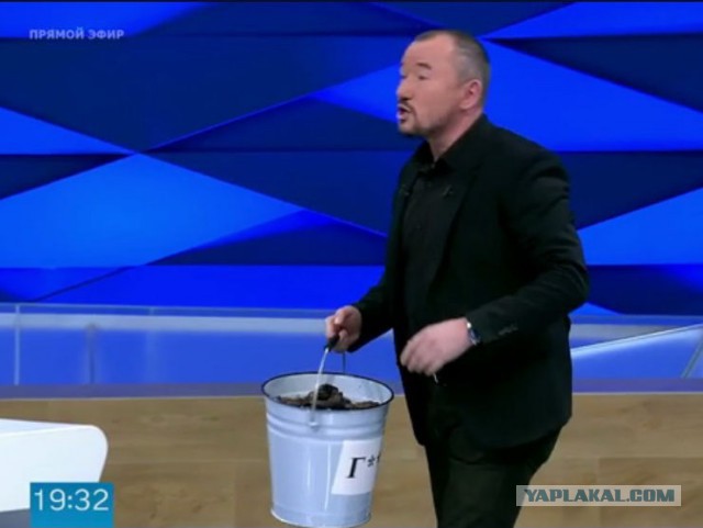 Во второй тур выходят Зеленский и Порошенко