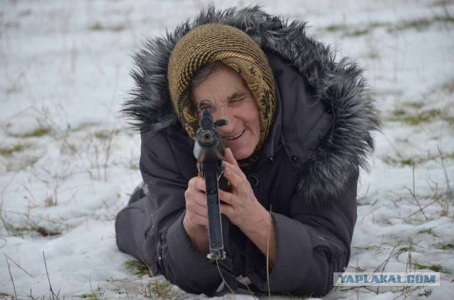 В Бурятии 61-летнюю пенсионерку отправили в колонию за нападение на четырех силовиков