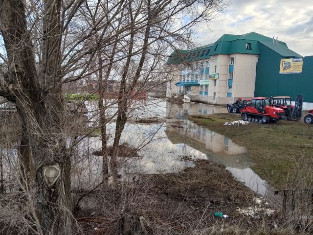 В Оренбурге уровень воды в реке Урал вырос до 872 сантиметров