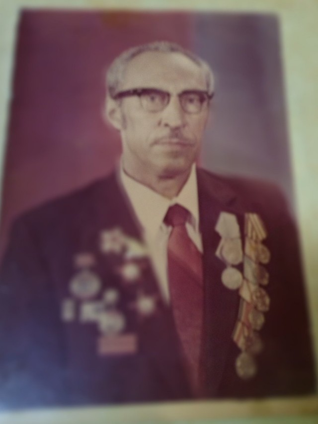 А давайте свой Бессмертный Полк сделаем? Я начинаю. Все таки канун Дня Победы