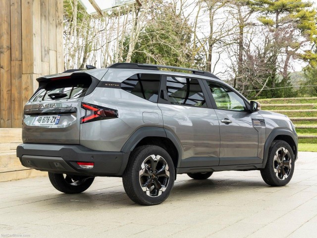 Большой кроссовер Dacia — и один из самых дешёвых на рынке: Bigster поступил в продажу в Европе за 24к. евро (2,2 млн.рублей)