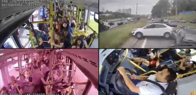 Экскурсионный автобус в Бразилии.