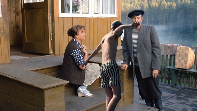 Икар в полосатых шортах