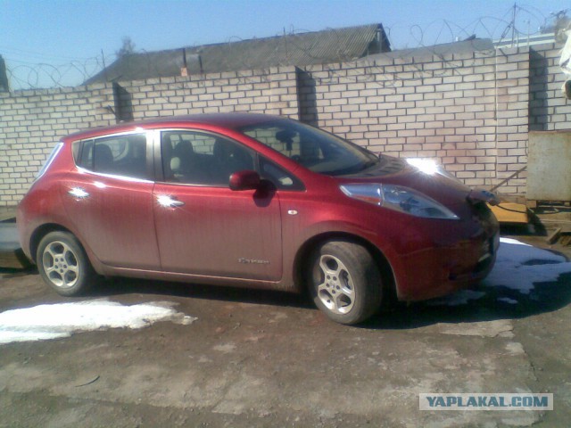 Nissan Leaf- недорогая японская "почтиТесла"