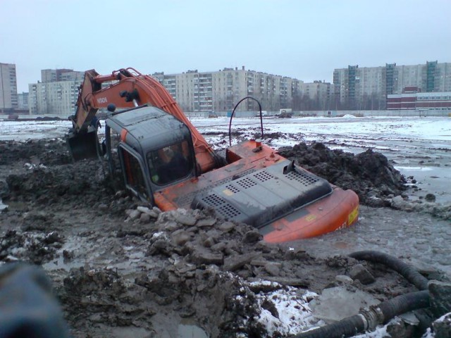 Спецтехника Тоже Ломается