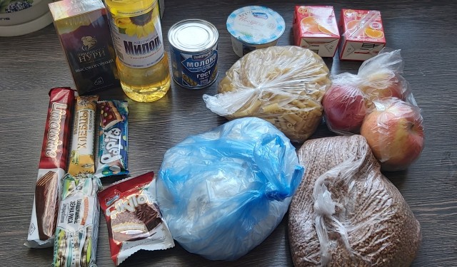 СПб Купчино. Продуктовый набор школьникам из многодетных семей.