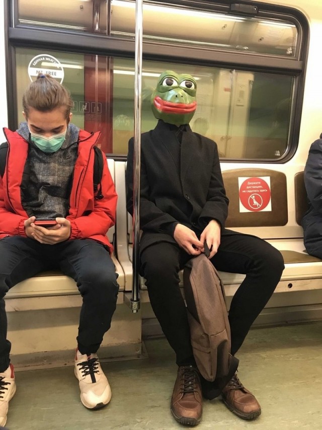 Гляньте, какие модники в нашем метрополитене водятся