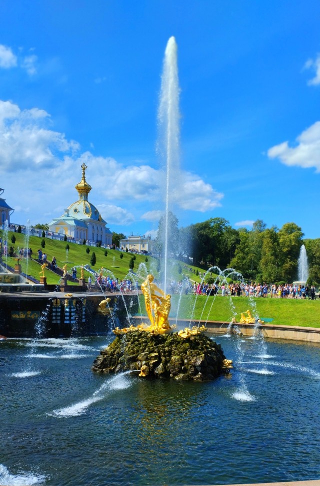 Как запускают фонтаны в Петергофе