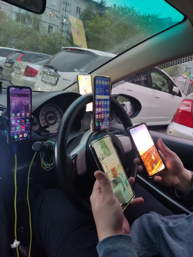 У таксиста фляга свистит капитально