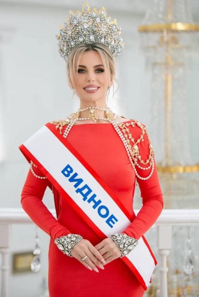 Самой красивой женщиной Земли Mrs. Earth 2026 стала жительница подмосковного Видного
