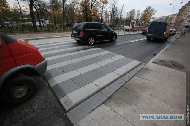 В Москве водитель сбил школьницу и уехал