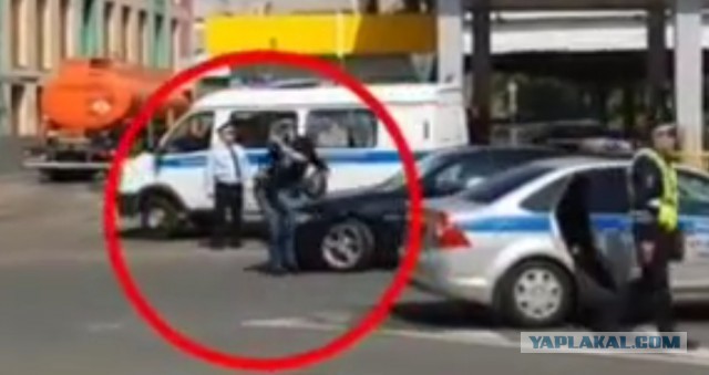 Сын зама главы департамента культуры сбил байкера.