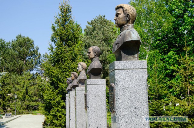 В Кишиневе танк Т-34 увезли с постамента