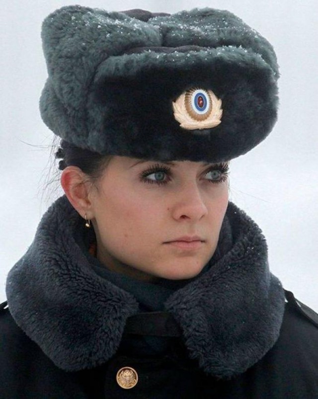 А как вам нравятся такие сотрудники полиции?