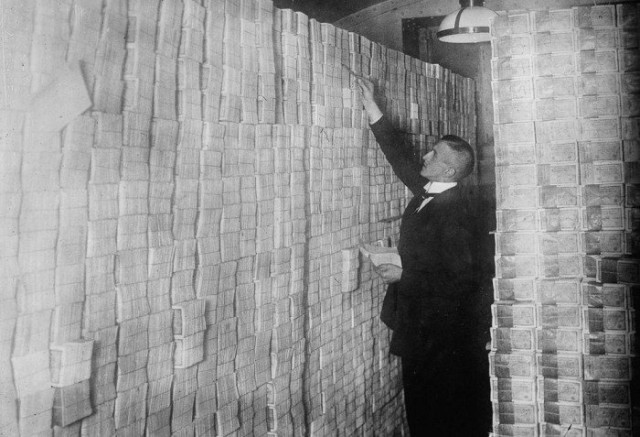 Гиперинфляция в фотках (Германия 1923г)