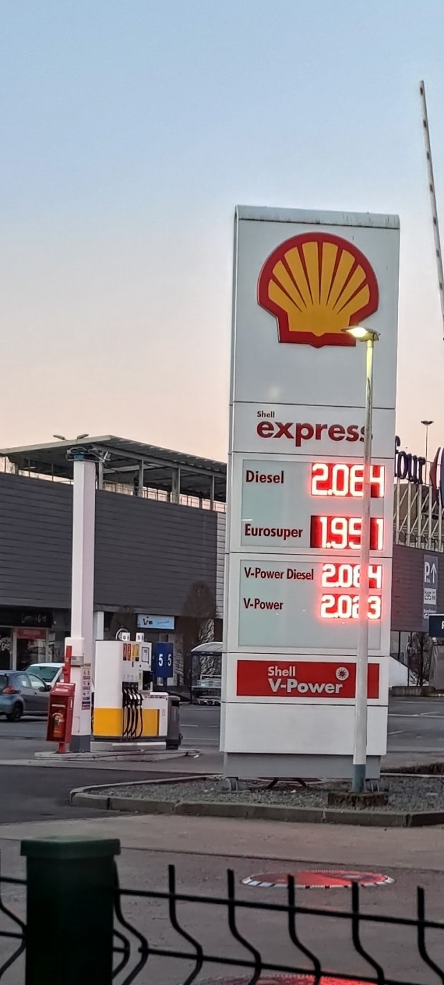 Заправка в Германии