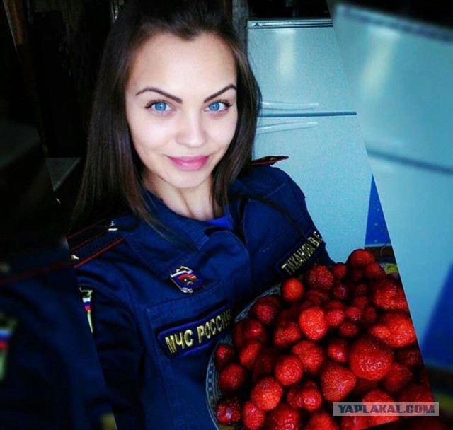 Девушки в форме (only Russian)