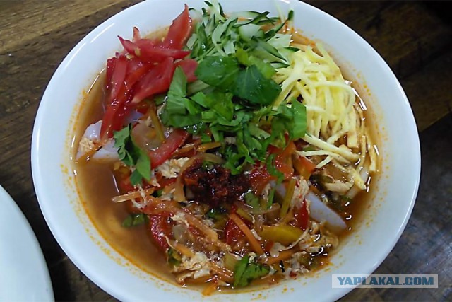 "Должны быть вредные, раз такие вкусные!". Американец о русской кухне
