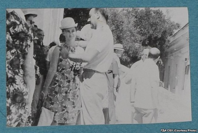Как французский шпион годами фотографировал СССР, и как его фотографировал КГБ