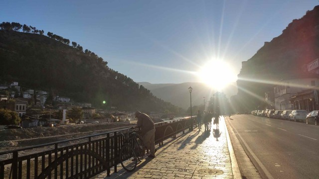 Aлбания в эпоху ХВОРИ всеобщей (2021)