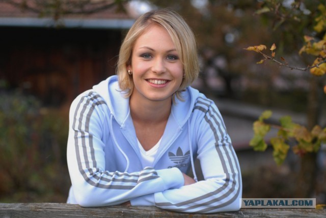 Пиво, флаги, спорт, улыбки