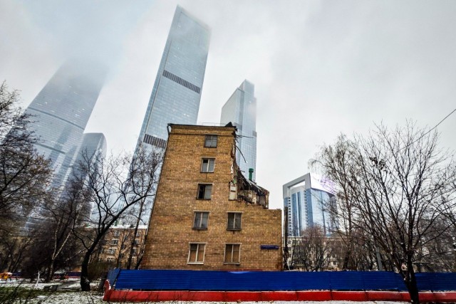 Напротив «Сити» в Москве сносят микрорайон пятиэтажек Камушки