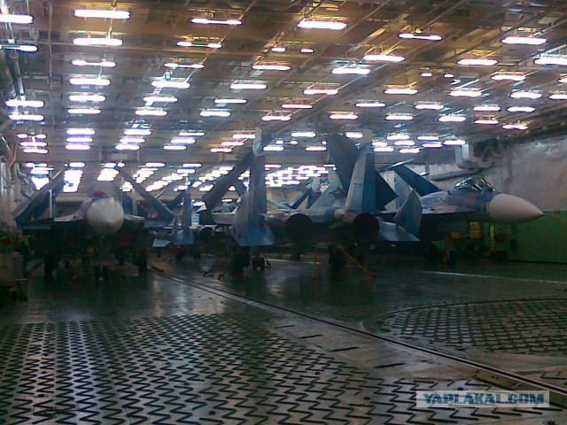 Авианосец «Адмирал Кузнецов». Или как его ласково называют моряки - "Кузя"