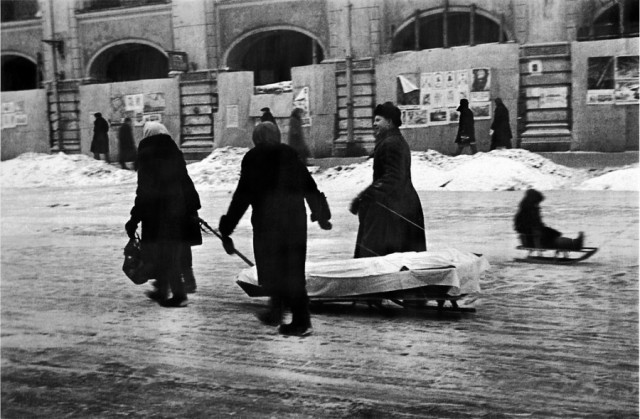 Хроники ужаса: редкие фото из блокадного Ленинграда