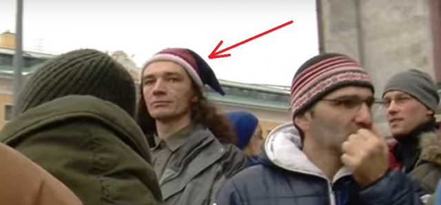 Исаакий взяли в кольцо, противники передачи РПЦ