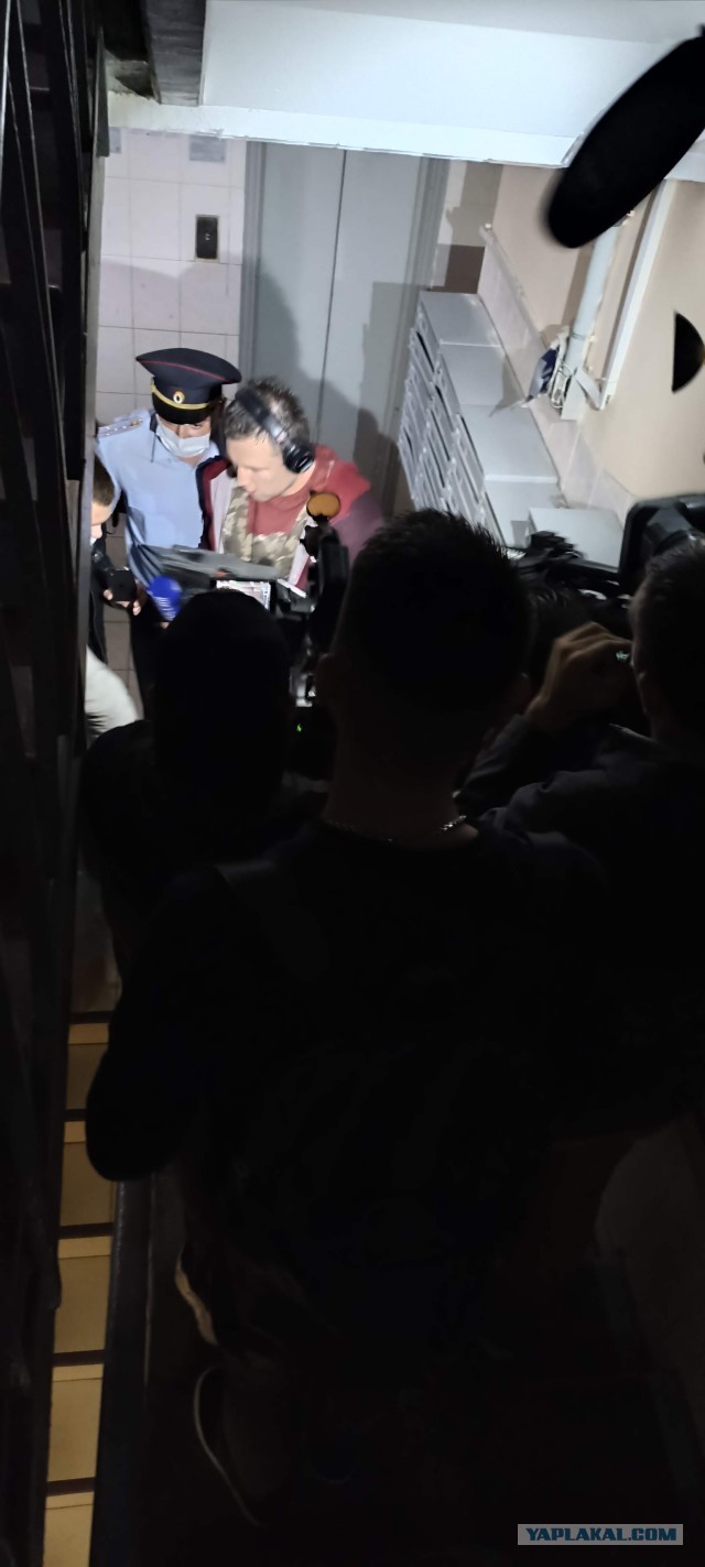 В Измайловском парке неизвестные начали издеваться над женщиной и распылили ей в лицо перцовый баллончик
