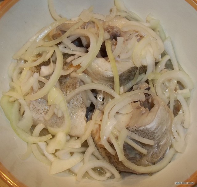 Треска с луком