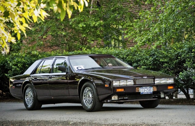 Aston Martin Lagonda: компьютер на колесах, или машина будущего, отправленная в прошлое