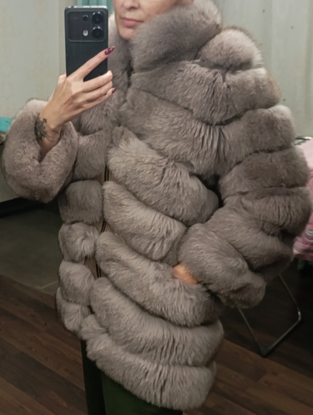 Шуба женская. Нат.мех. песец