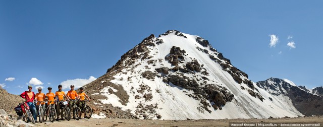 Спуск с горы в Сочи на велосипеде