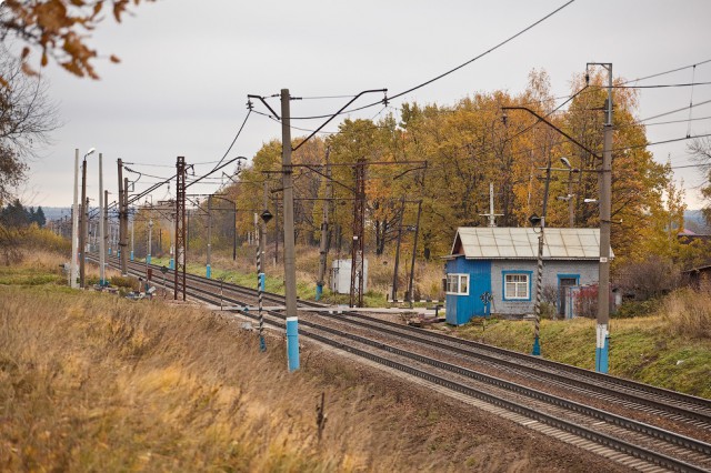 Осенние поезда и железная дорога