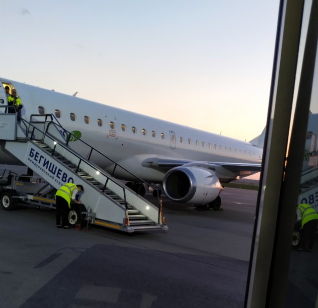 Переговоры экипажа сгоревшего SSJ и диспетчеров