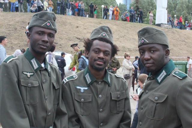 Африканский Ку-клукс-клан и черные викинги: чем занимаются студенческие братства в Нигерии