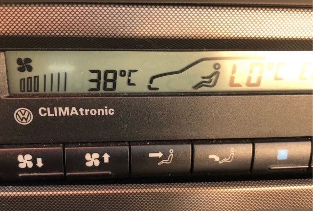 В Москве +37,4. Это абсолютный максимум температуры для июня