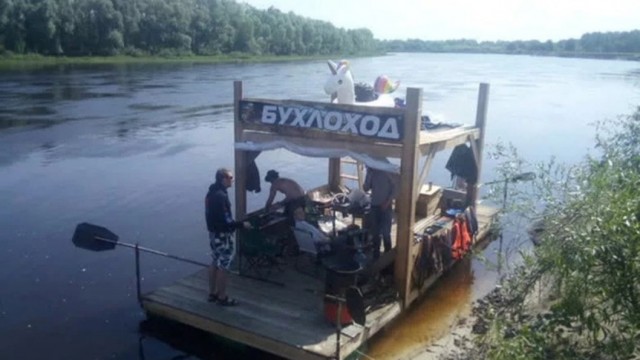 На реке Уфа  классический Бухлоход потерпел аварию